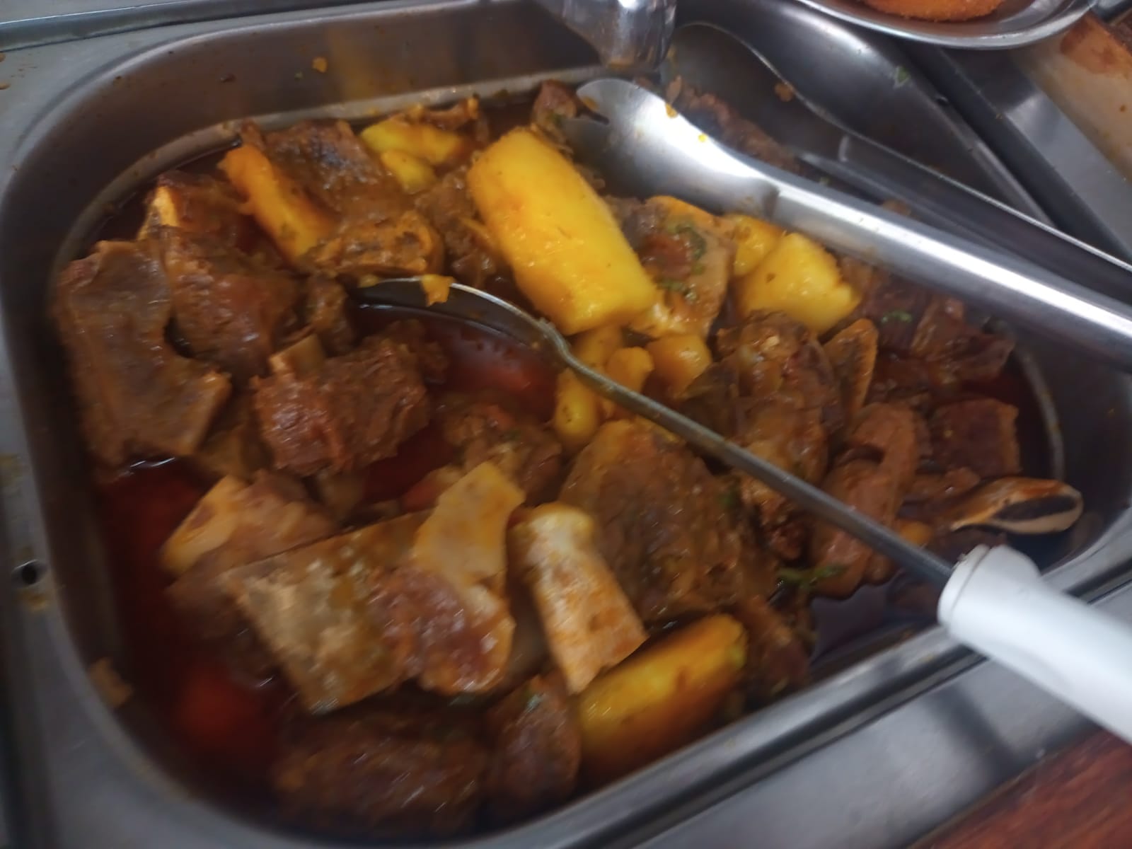 Costela com mandioca